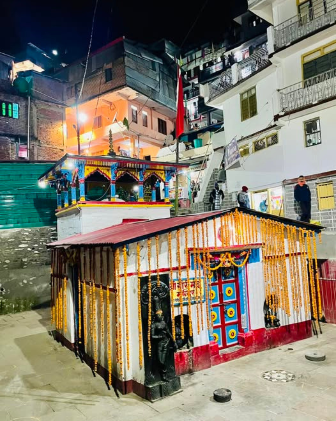 Gaurikund village Uttarakhand with Mandakini river — base camp for Kedarnath trek